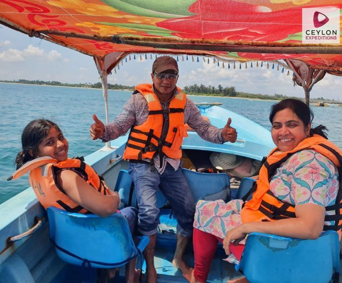 boat-ride-pigeon-island-trincomalee-ceylon-expeditions-travels