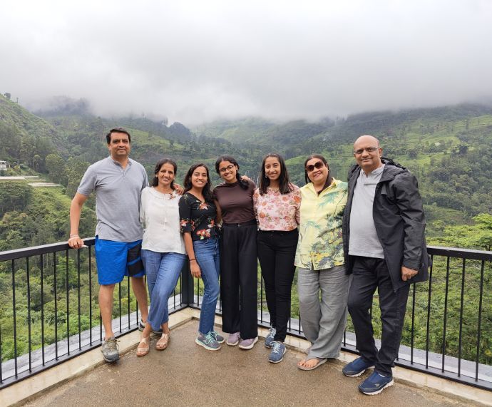 tea-estate-nuwara-eliya-view-point-ceylon-expeditions-travels