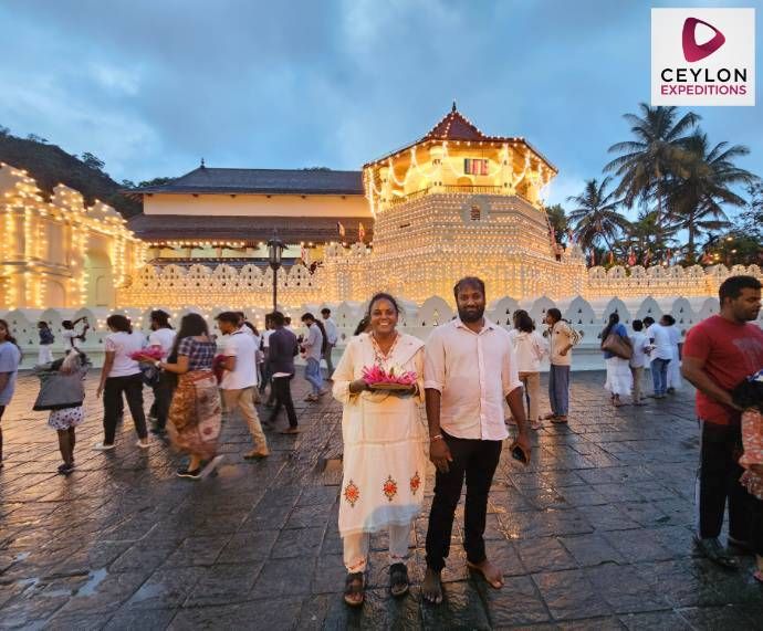 sacred-tooth-relic-temple-kandy-sri-lanka-ceylon-expeditions-travels