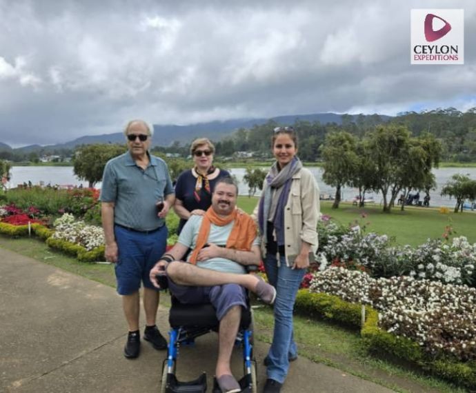 family-near-gregory-lake-nuwarar-eliya-sri-lanka-ceylon-expeditions