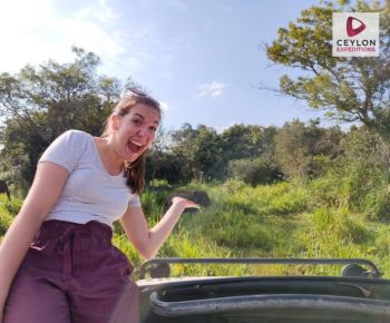 girl-at-minneriya-national-park-ceylon-expeditions