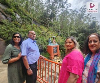 tourist-visit-sita-amman-temple-nuwara-eliya-ceylon-expeditions