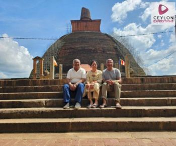 tourists-infront-of-jetawanaramaya-stupa-family-trip-with-ceylon-expeditions-travels