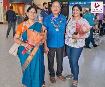 indian-tourist-welcome-at-colombo-airport-ceylon-expeditions-travel-company-1