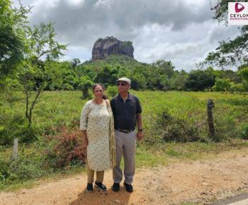 couple-near-sigiriya-ceylon-expeditionsa