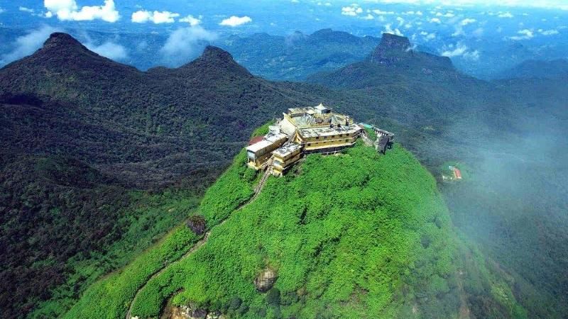 adams-peak-hike-sri-lanka