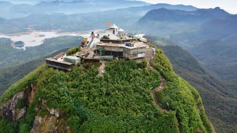 adams-peak-hike-sri-lanka