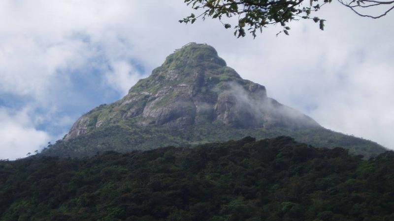 adams-peak-hike-sri-lanka